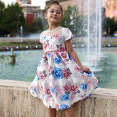 Sanina részletekkel díszített ruha