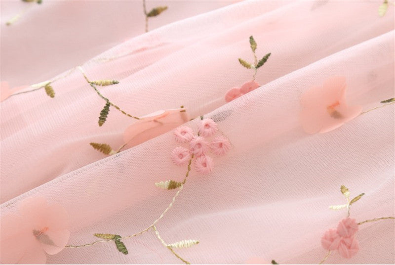 Sariza rózsaszín részletekkel ruha