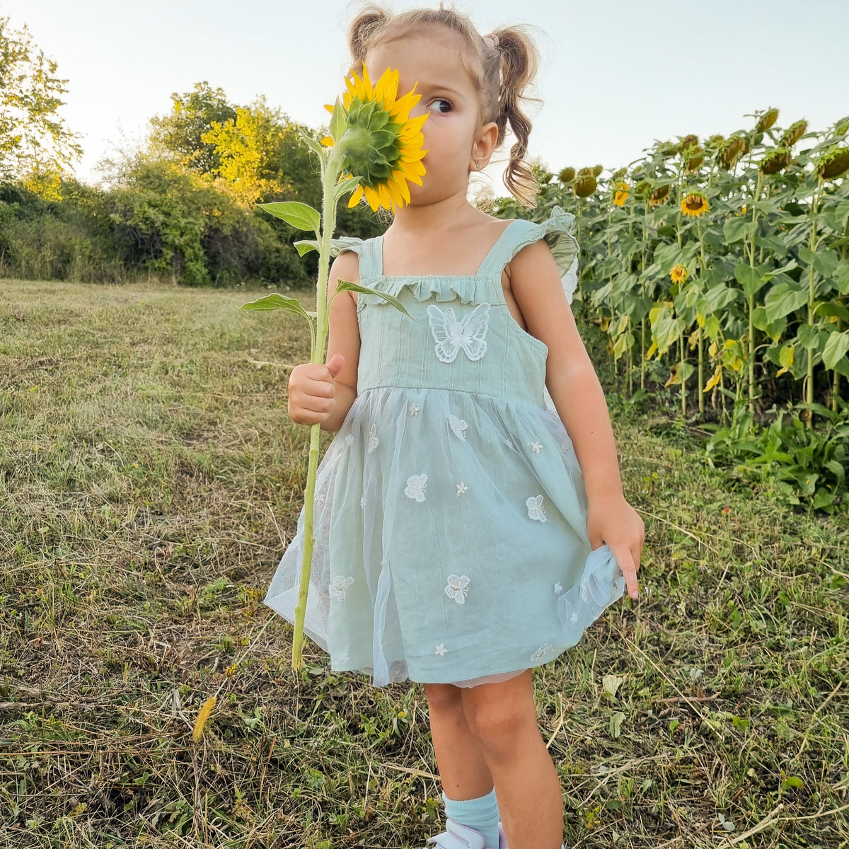 Brit zöld ruha kalappal