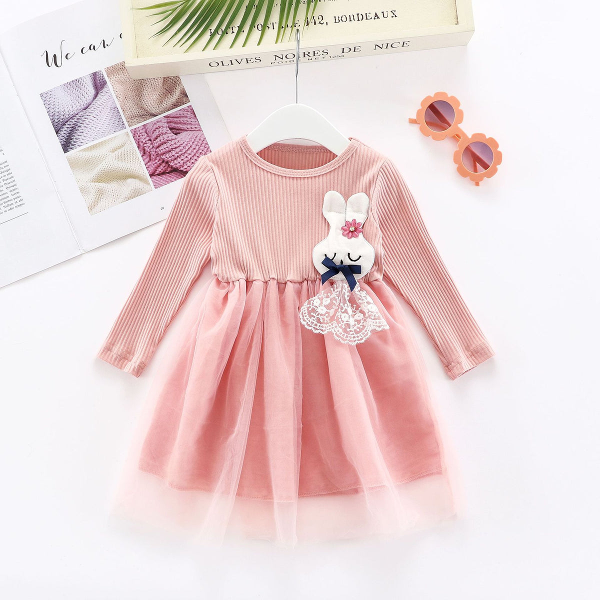 Dimia rózsaszín ruha részletekkel