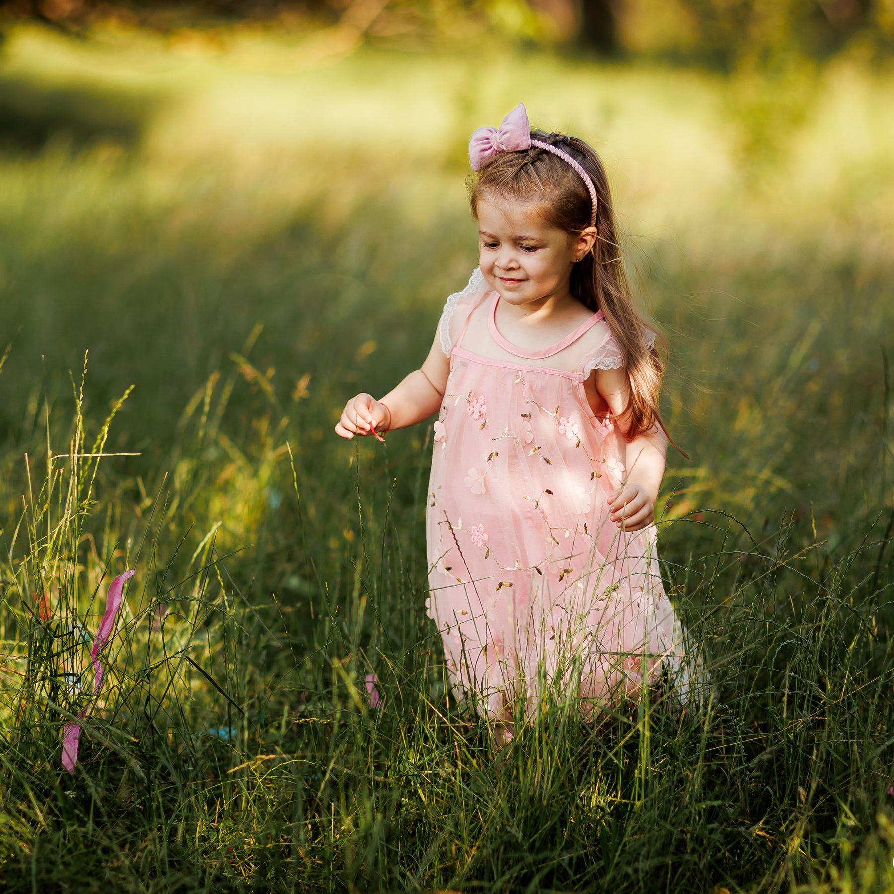 Sariza rózsaszín részletekkel ruha