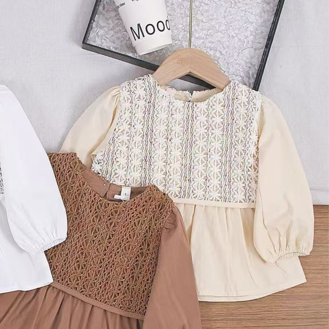 Krém Surina részletekkel díszített ruha