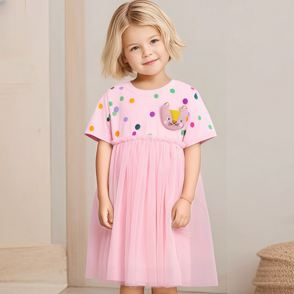 Niu részletekkel díszített rózsaszín ruha