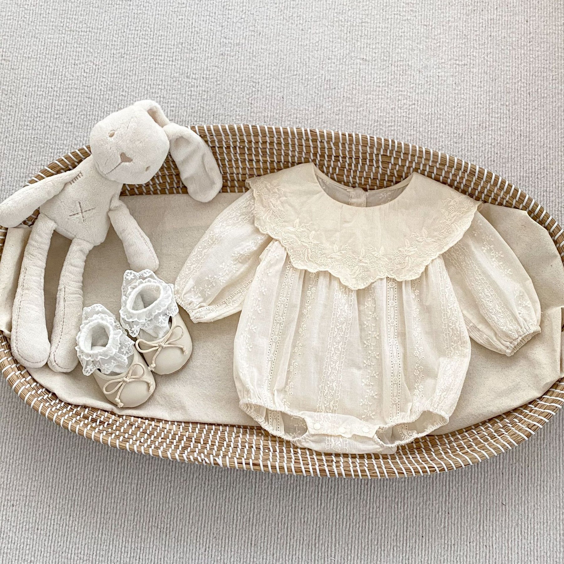 Drina részletes body  krémszínű