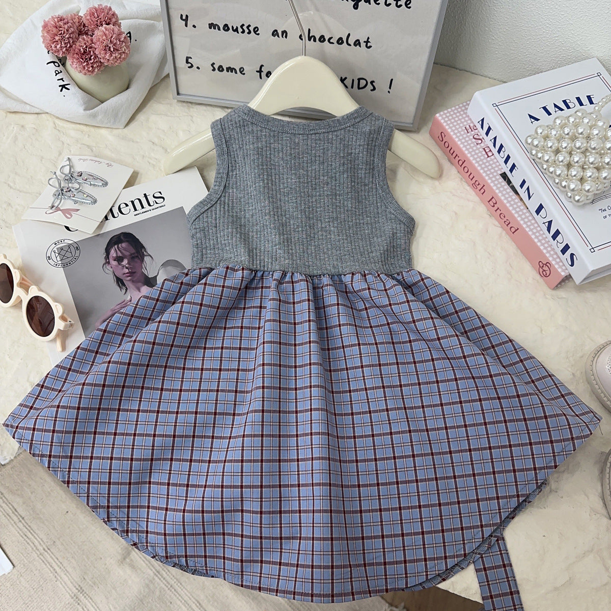 Azdana részletekkel díszített ruha