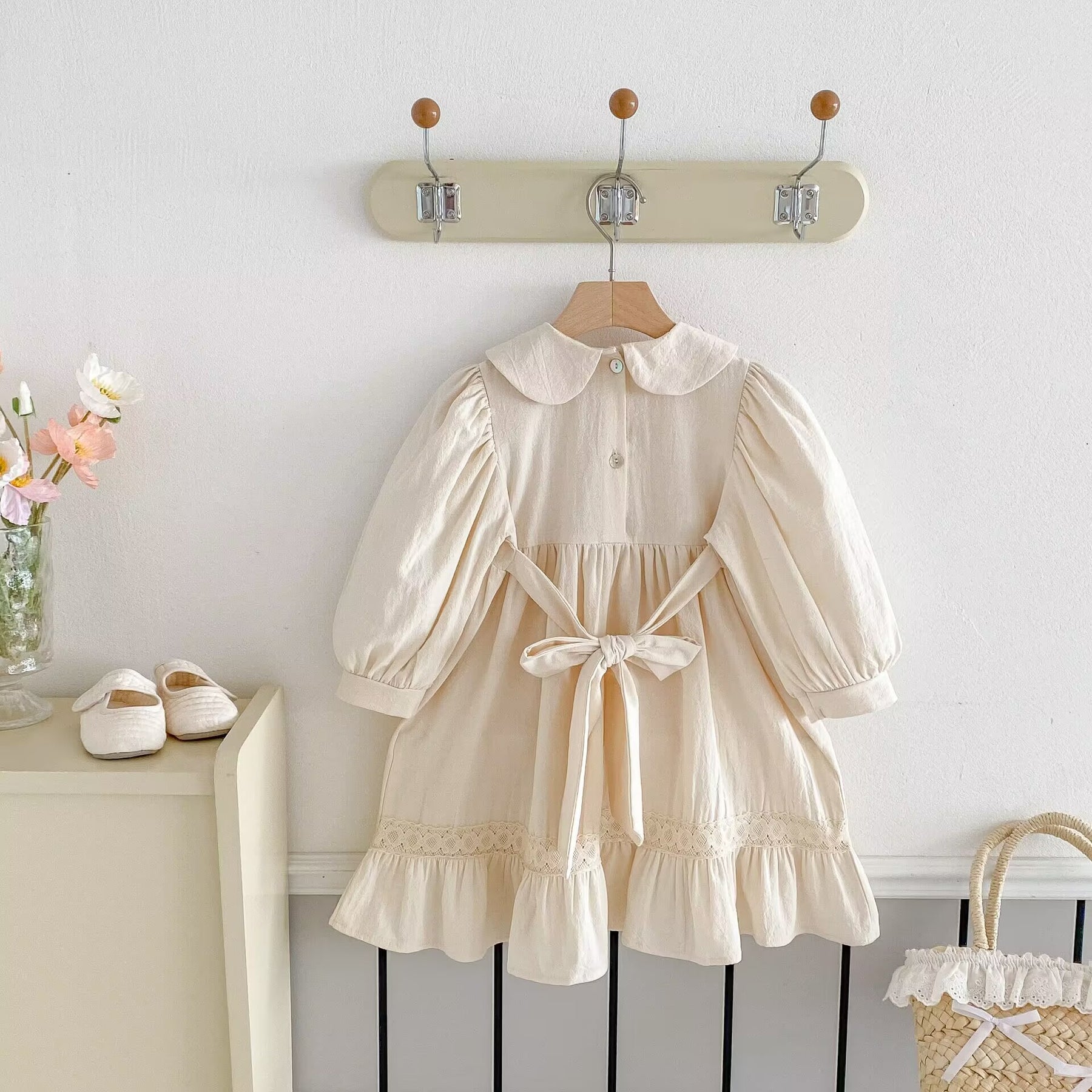 Rochie cu detalii Mia Crem