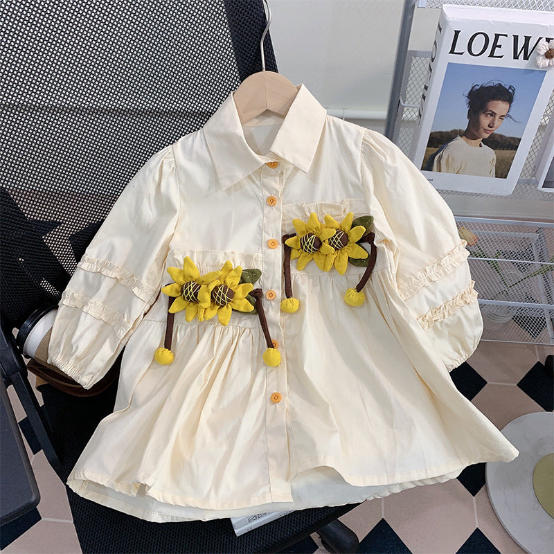 Adah részletekkel díszített krém ruha