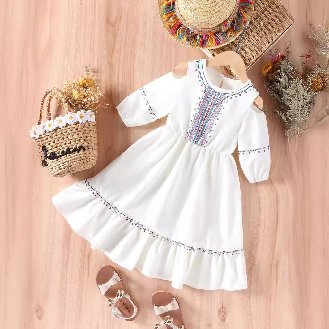 Delna részletekkel díszített ruha