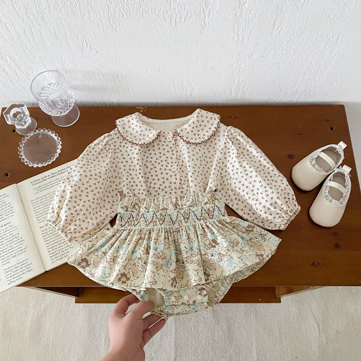 Lasera kétrészes szett részletekkel