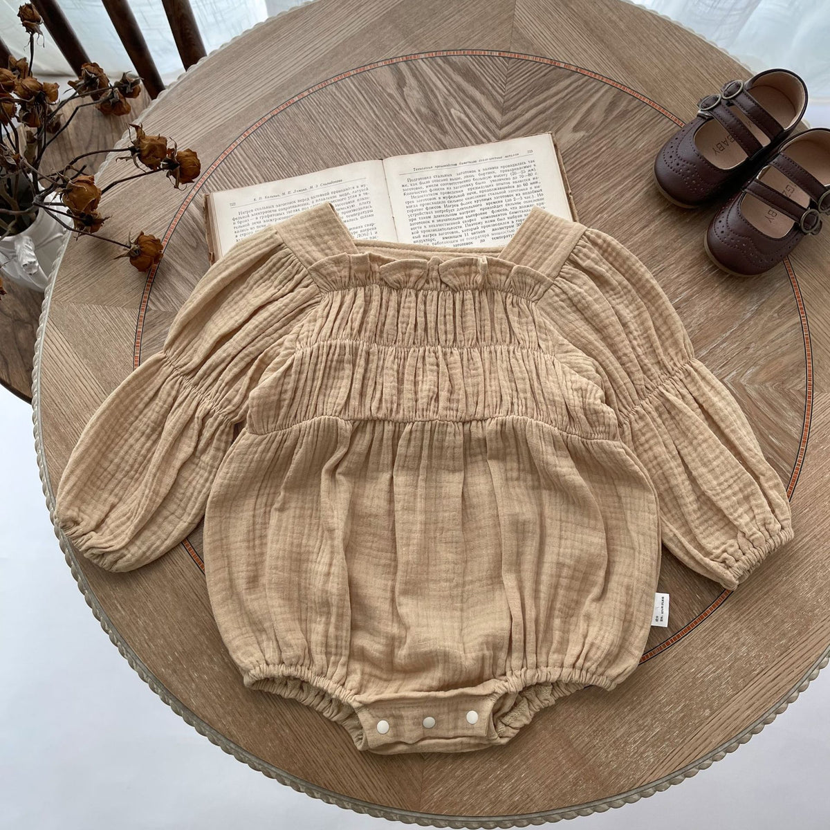 Lobra díszítésű body barna