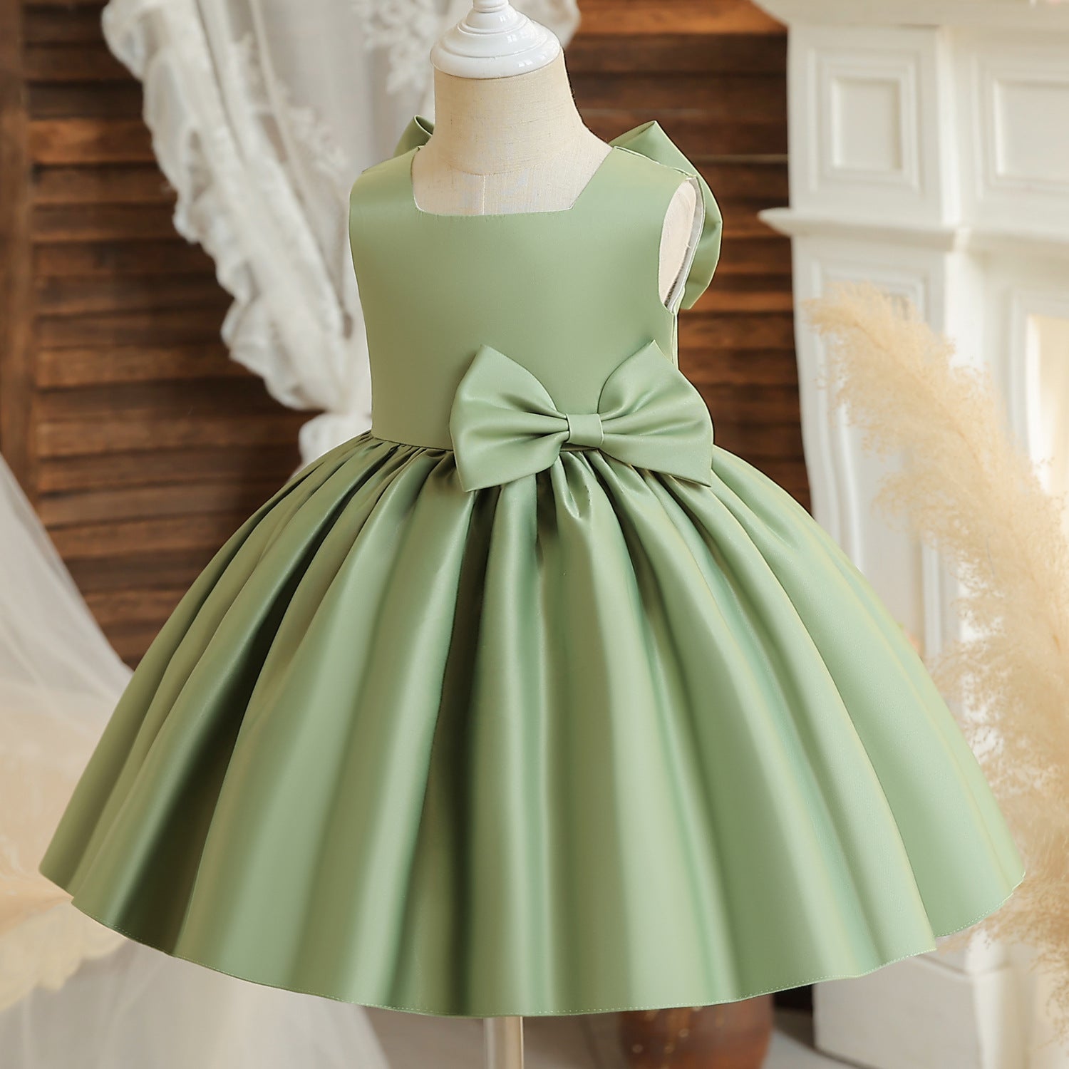 Ruha Astyla részletekkel Zöld