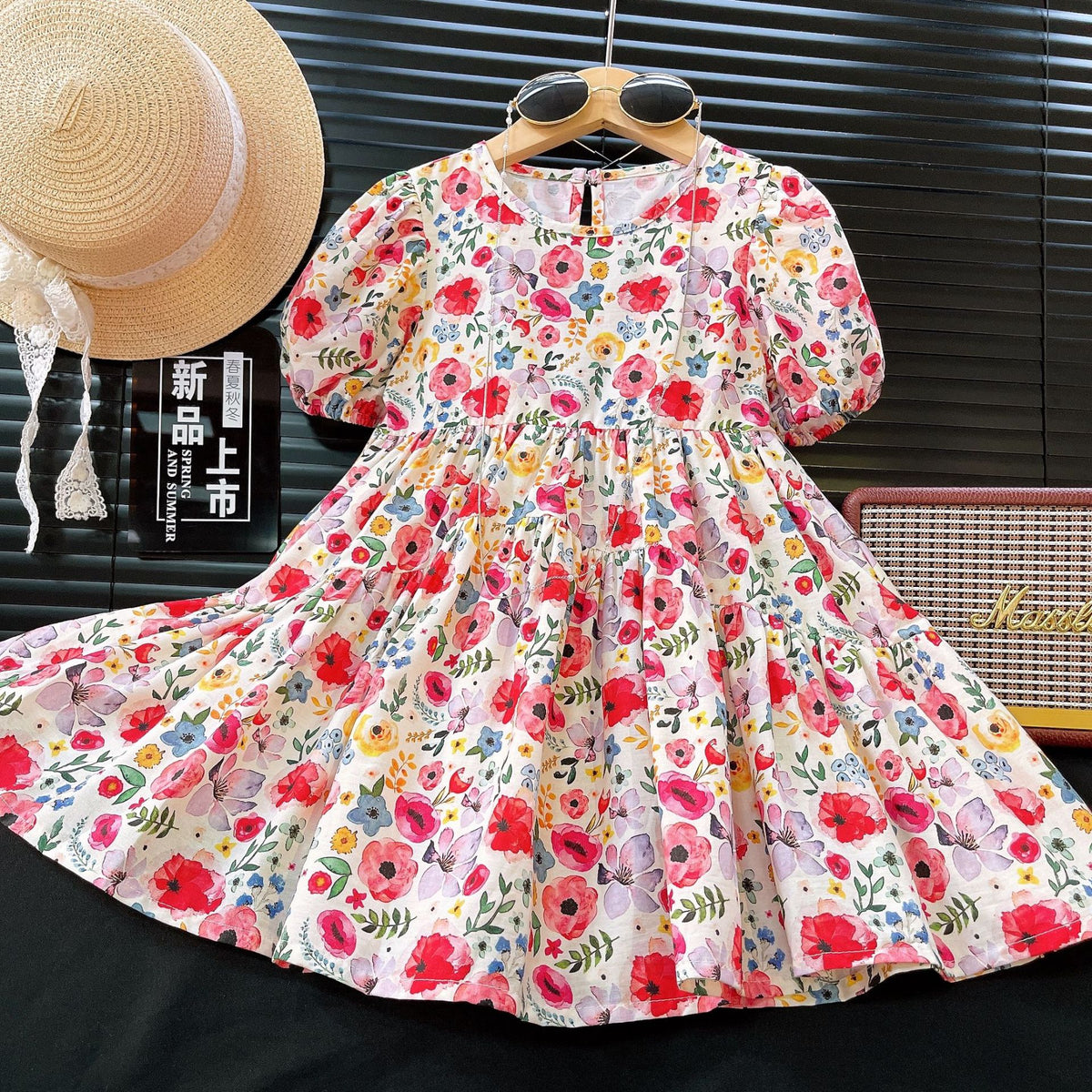 Eloise részletekkel díszített rózsaszín ruha