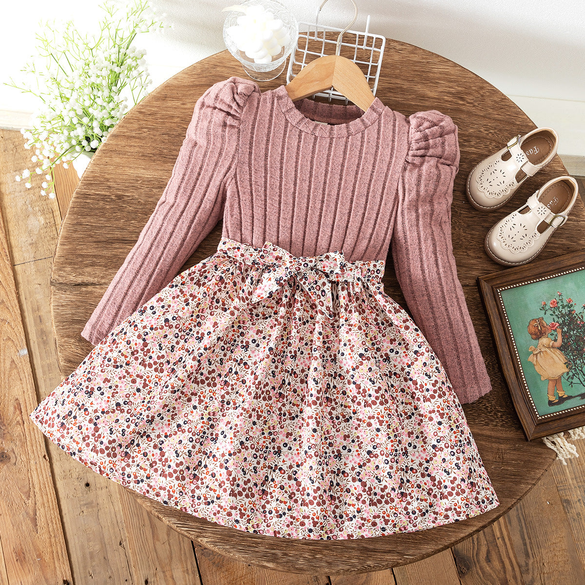 Sera rózsaszín részletekkel díszített ruha