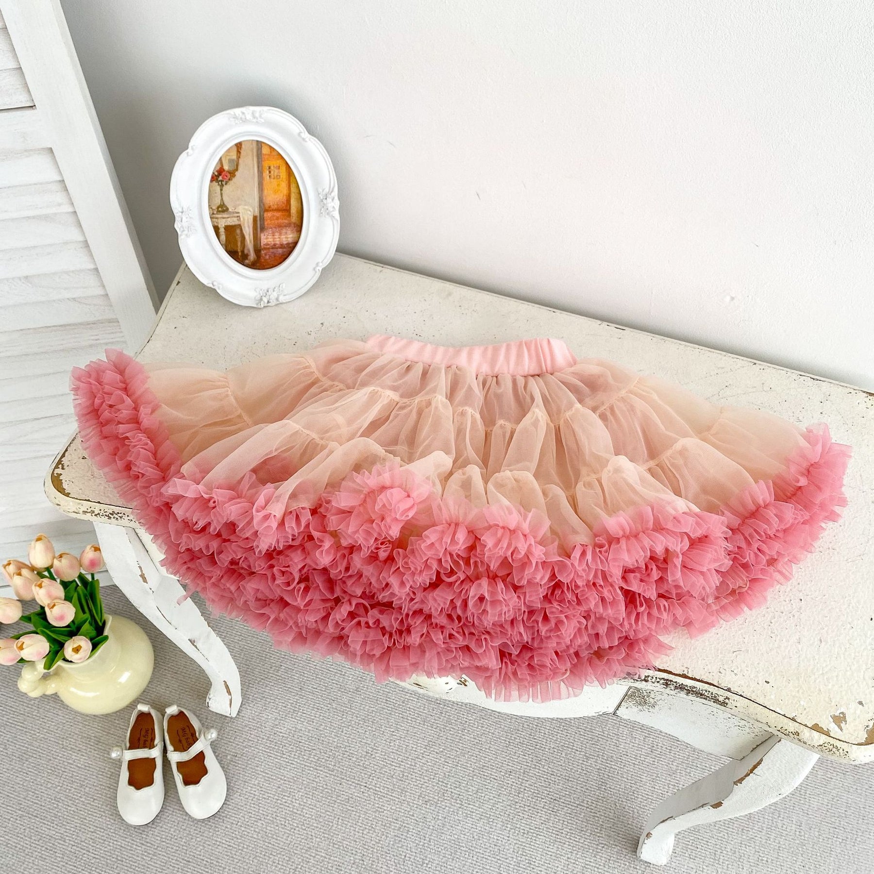 Menina rózsaszín szoknya részletekkel