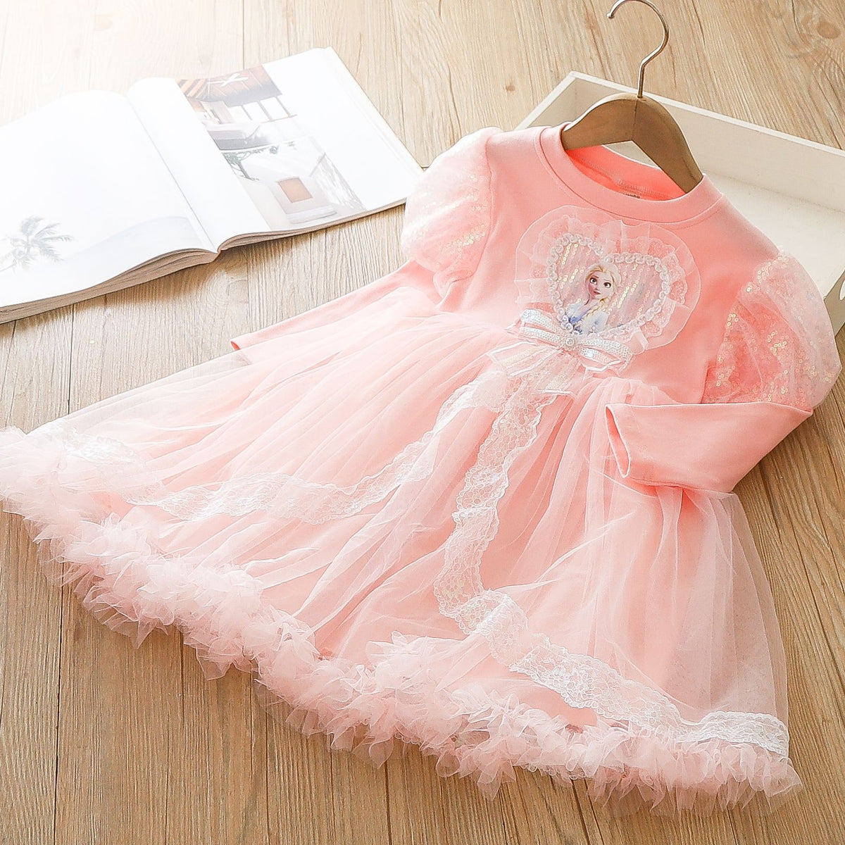 Zenela Rózsaszín ruha részletekkel