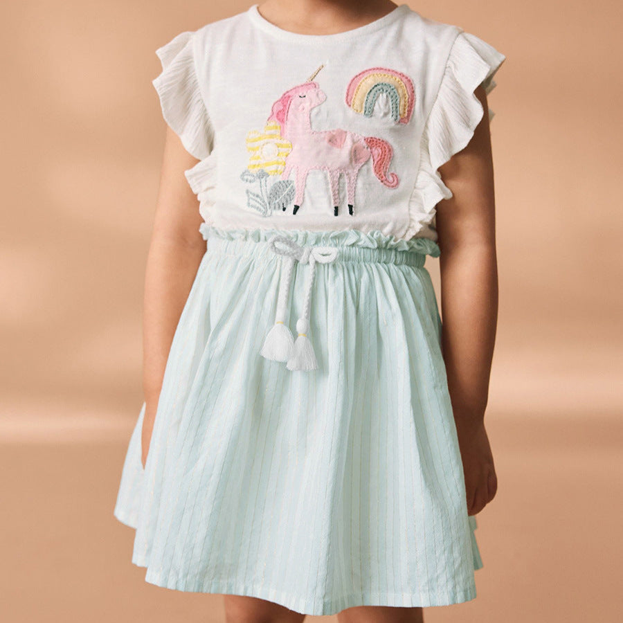 Sefara részletekkel díszített ruha