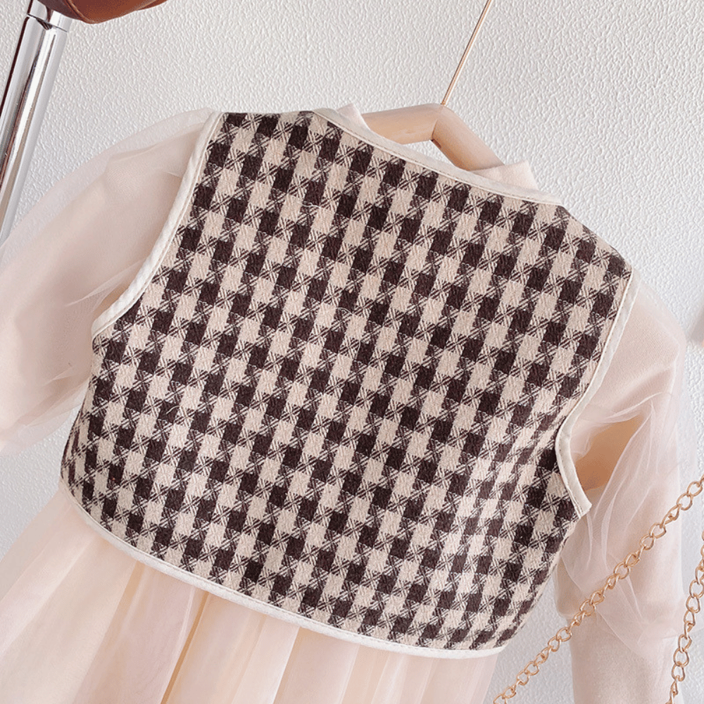 Prilia részletekkel díszített ruha