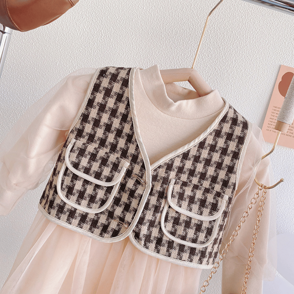 Prilia részletekkel díszített ruha