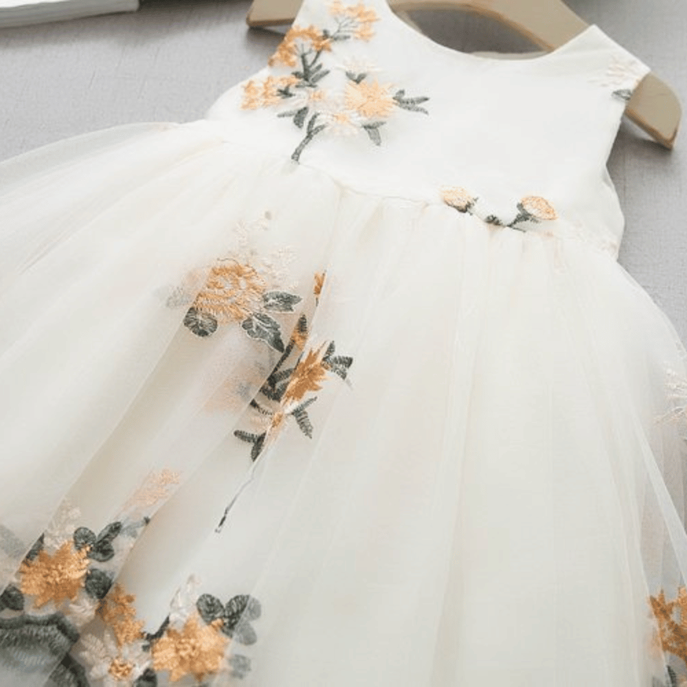 Rochie részletesen Saraita Crem