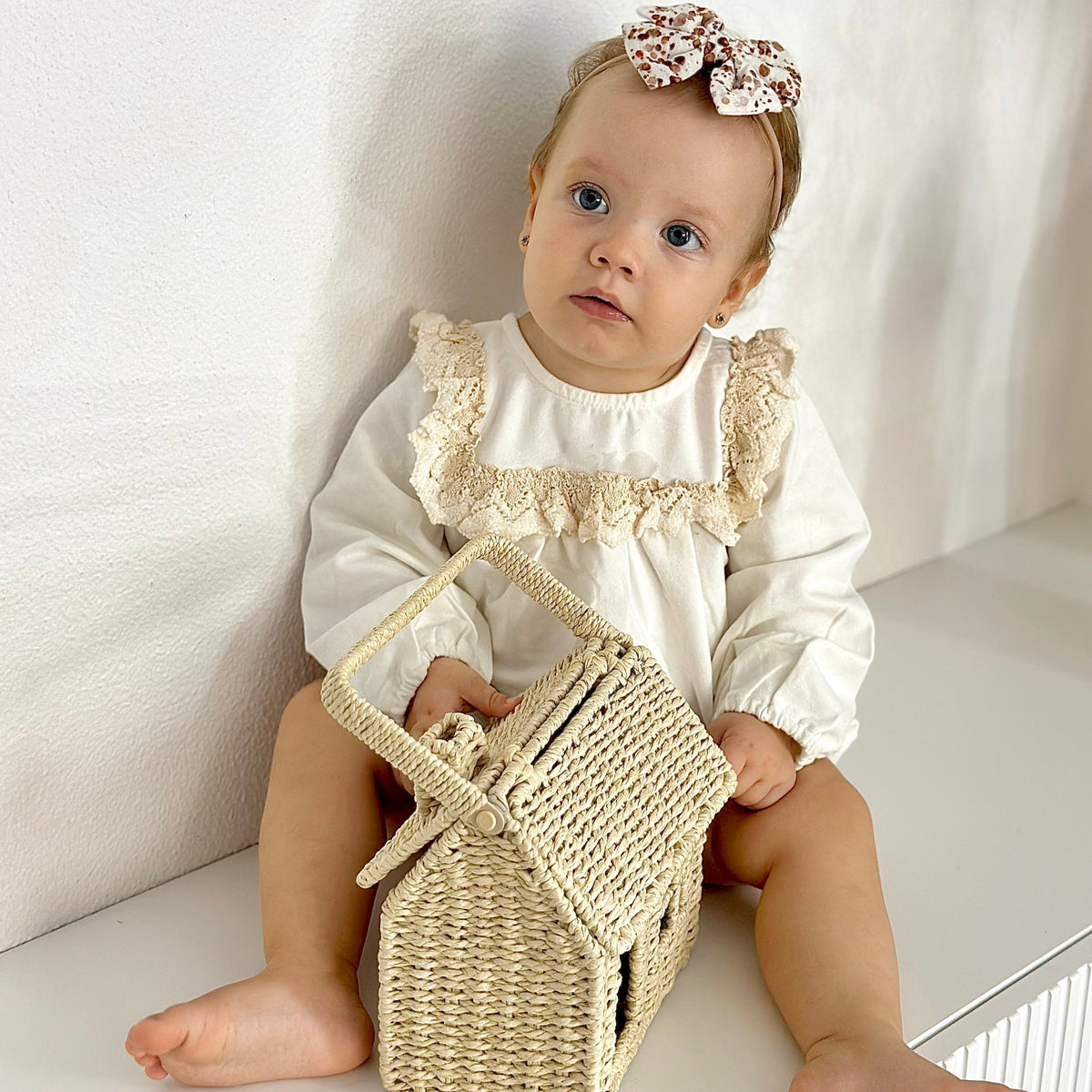 Erasy fehér kalapos body