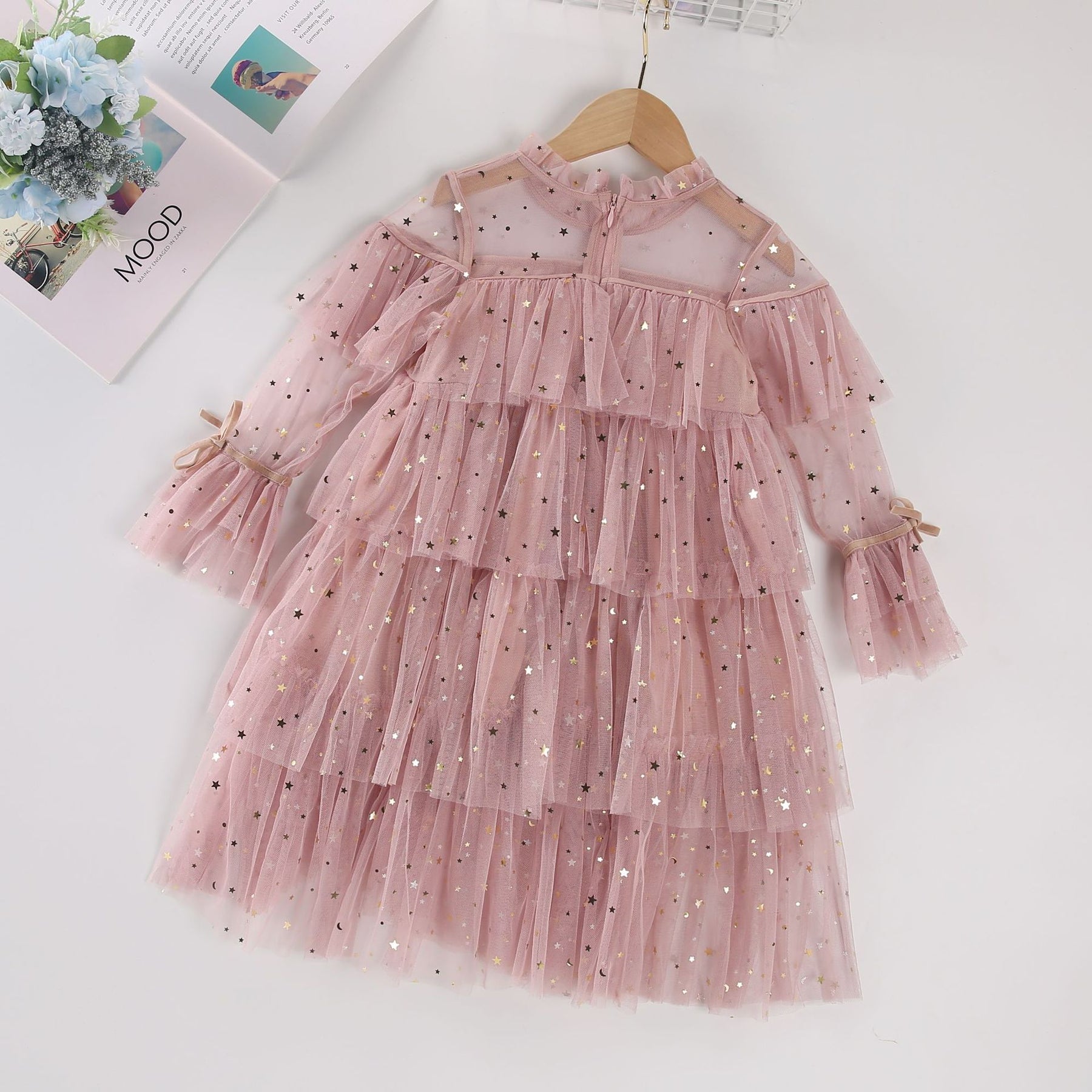 Olvera részletes rózsaszín ruha