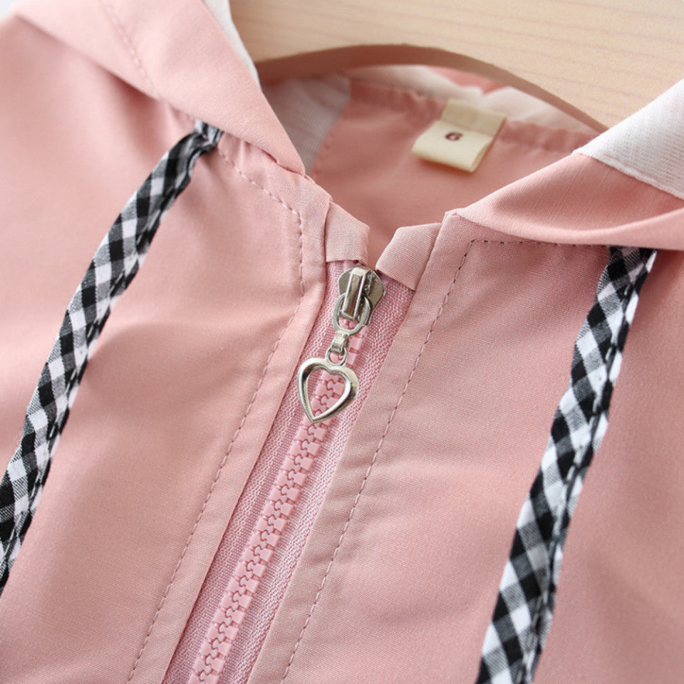 Reiza részletekkel díszített dzseki