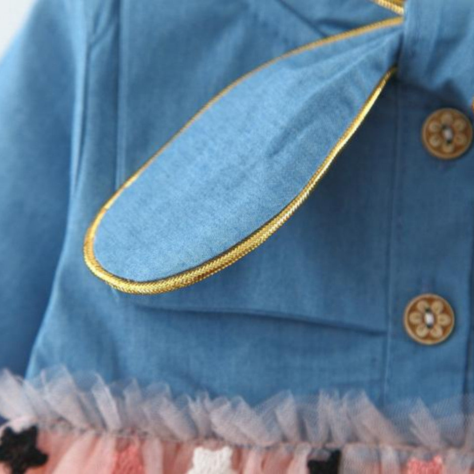 Gibra részletekkel díszített ruha