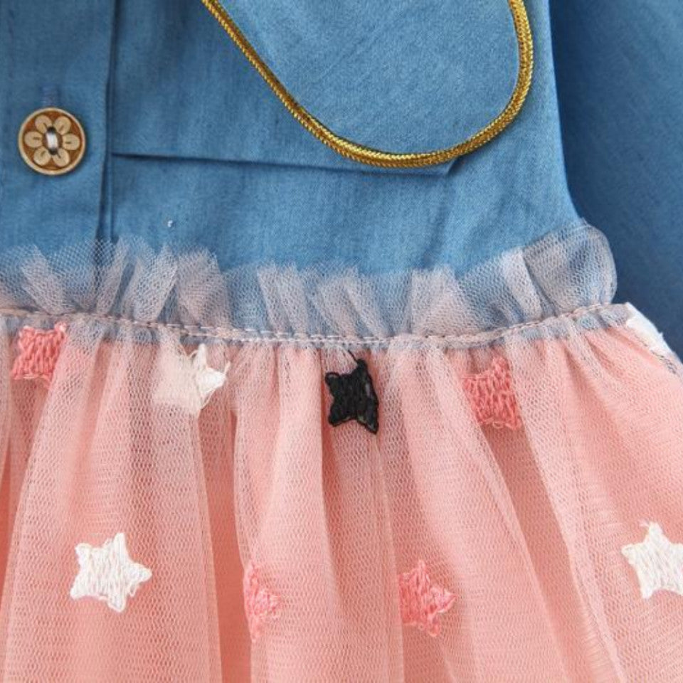 Gibra részletekkel díszített ruha