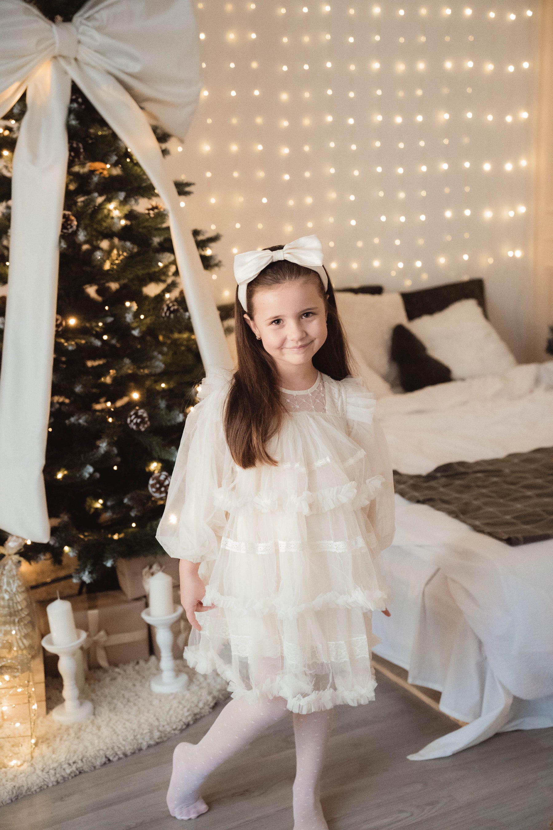 Danaera krém részletekkel ellátott ruha