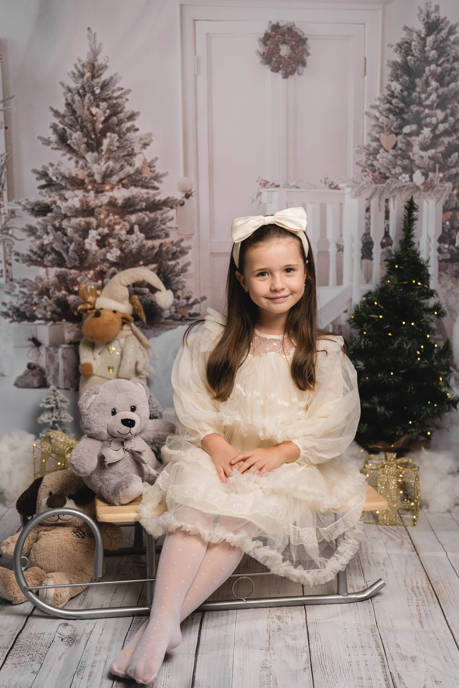 Danaera krém részletekkel ellátott ruha