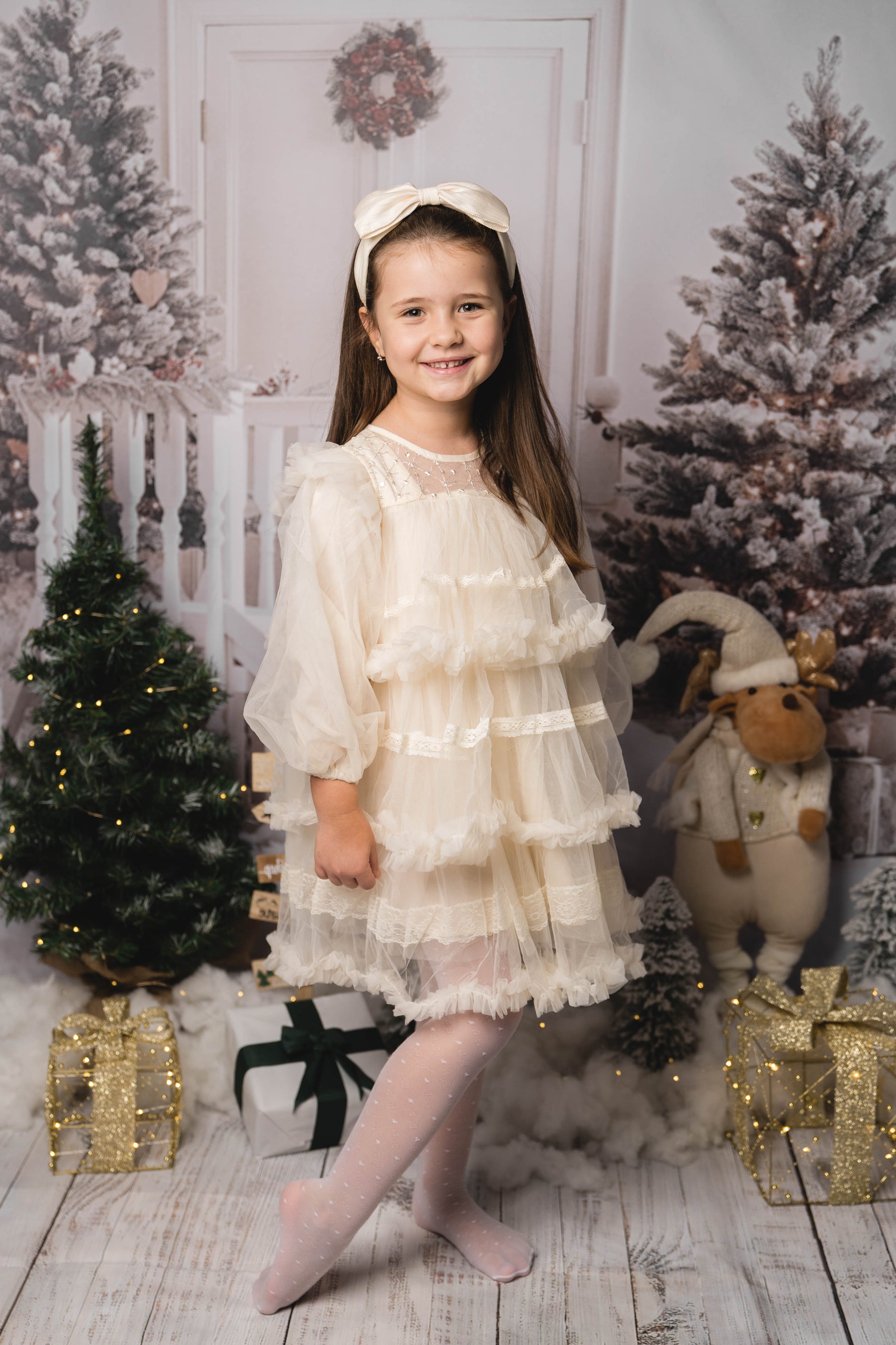 Danaera krém részletekkel ellátott ruha