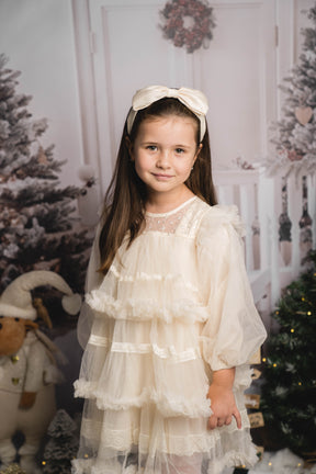 Danaera krém részletekkel ellátott ruha