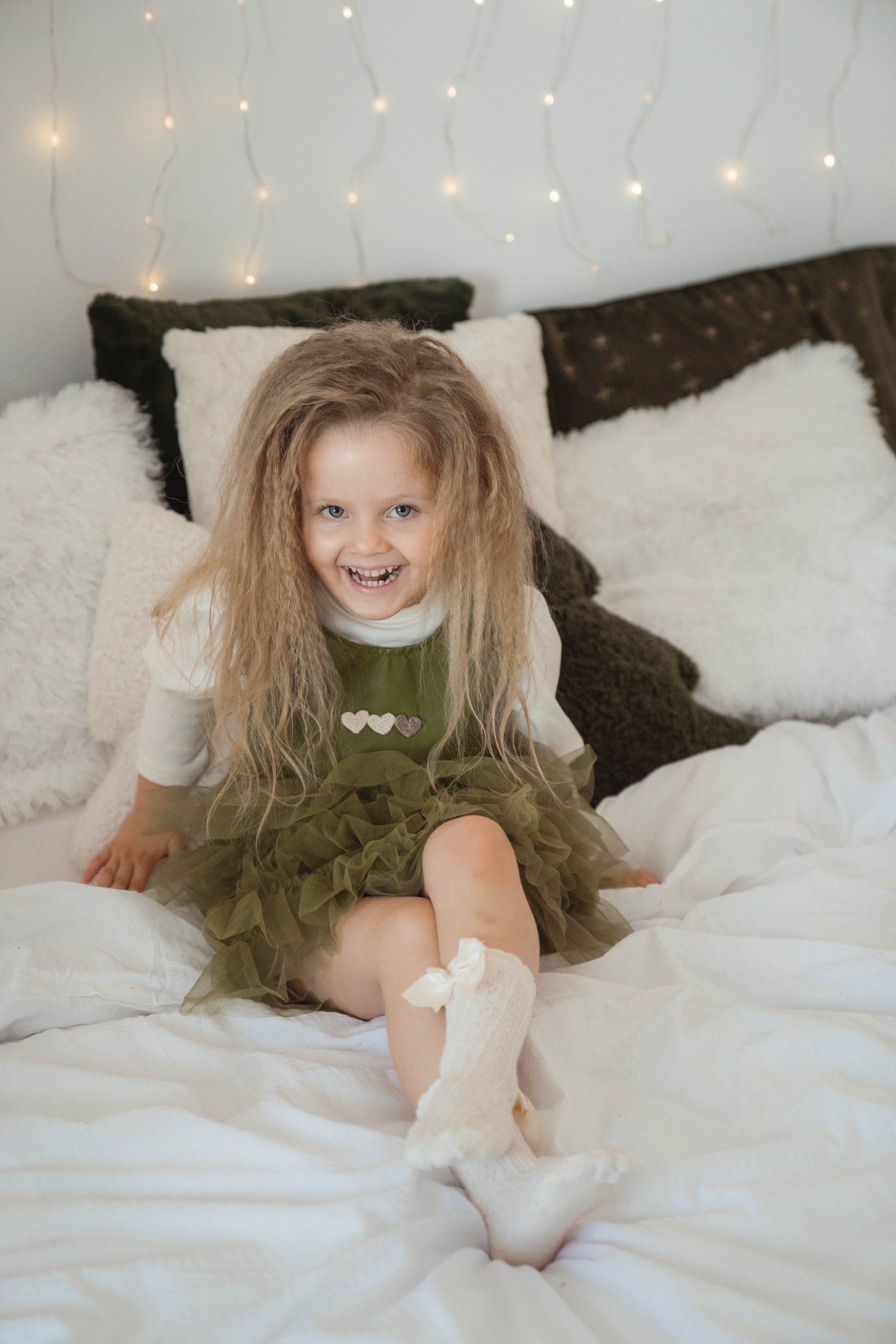 Tosya részletekkel díszített zöld ruha