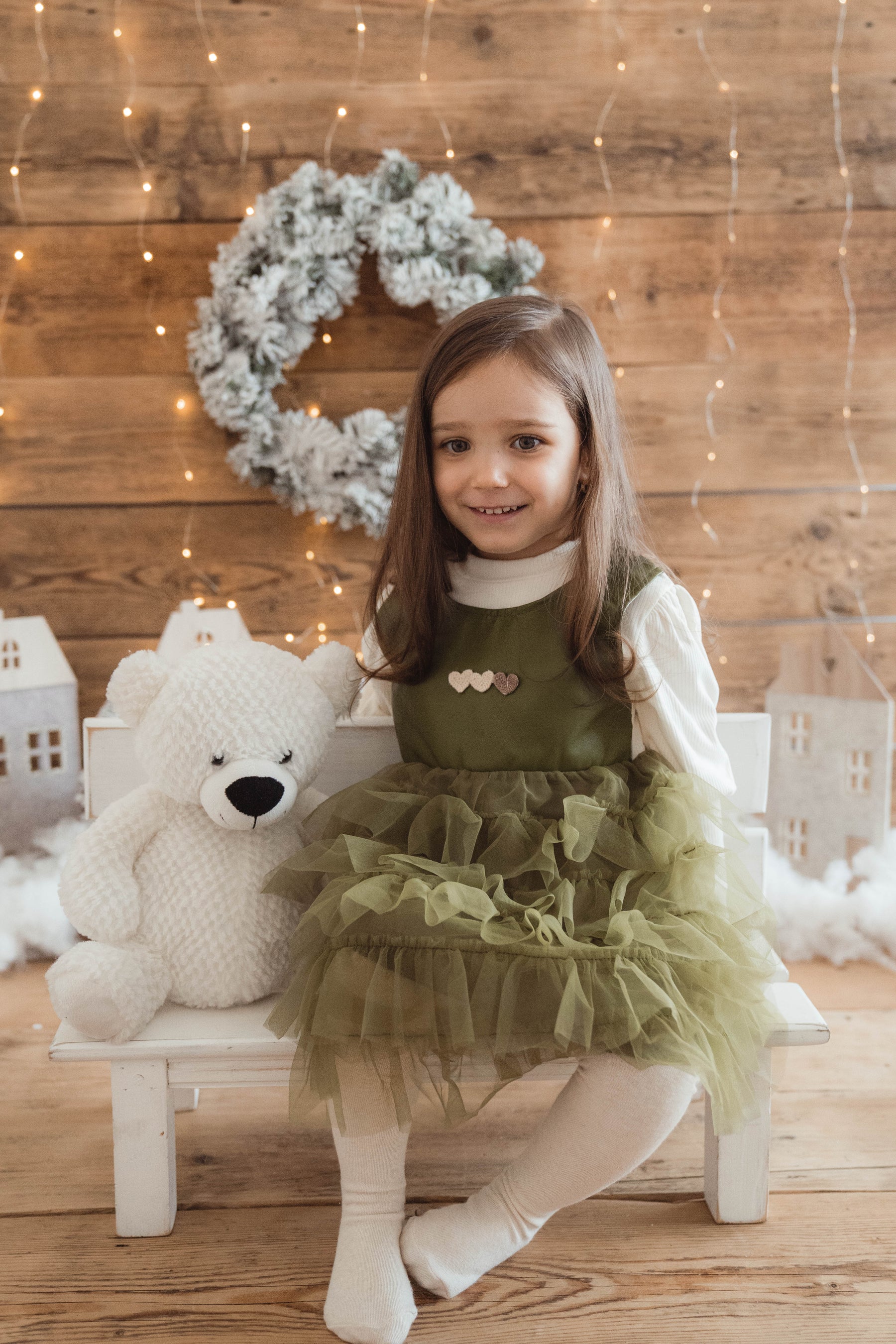 Tosya részletekkel díszített zöld ruha