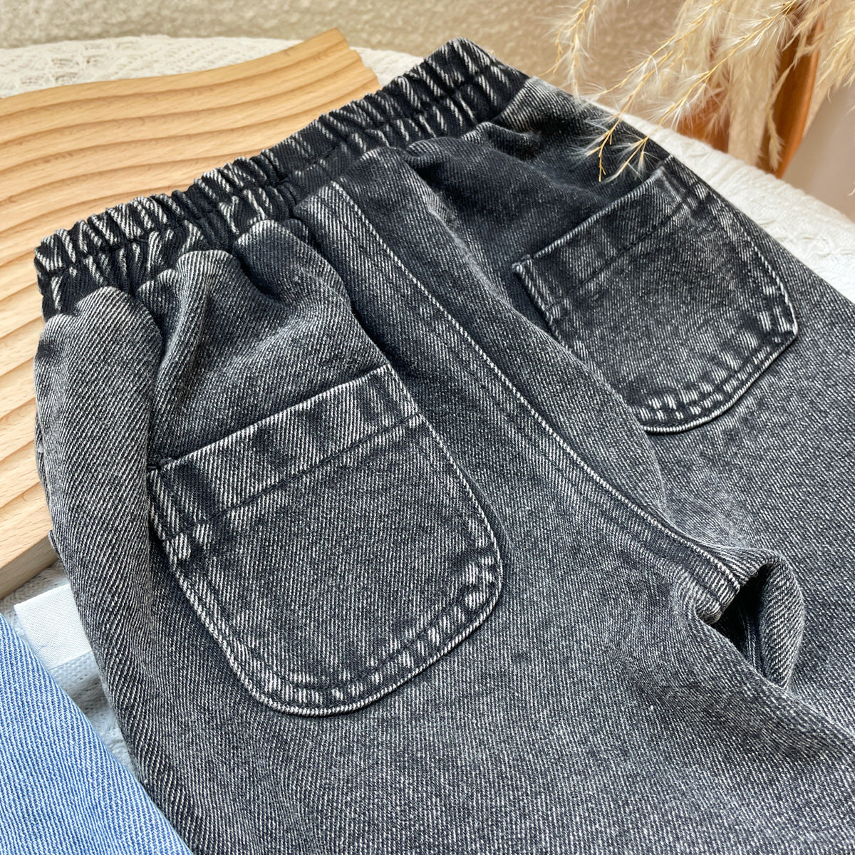 Pantaloni din denim Daron Negru