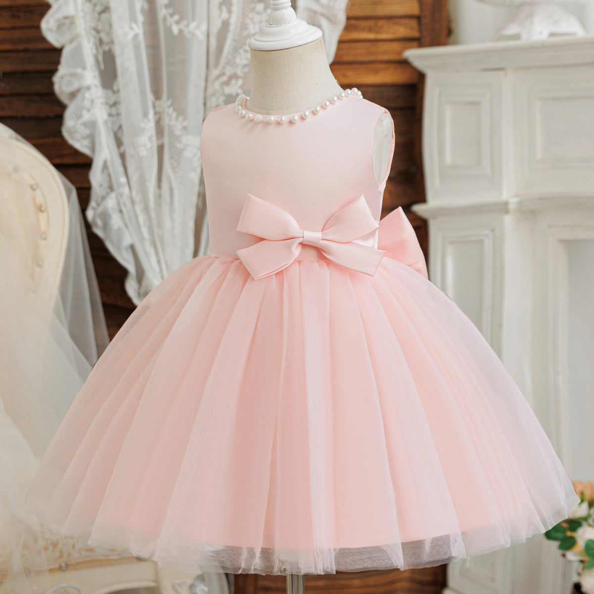 Rochie cu detalii Oriel Roz
