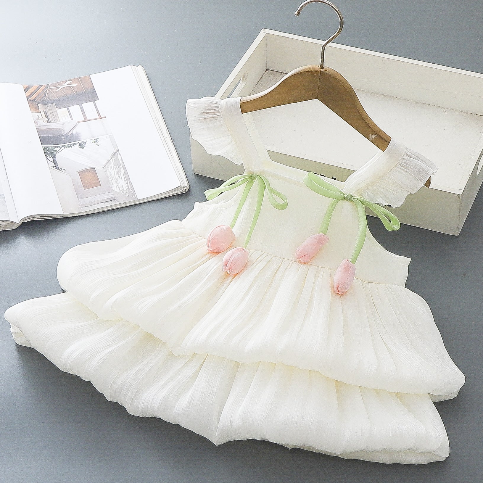 Rochie cu detalii Aelix Crem