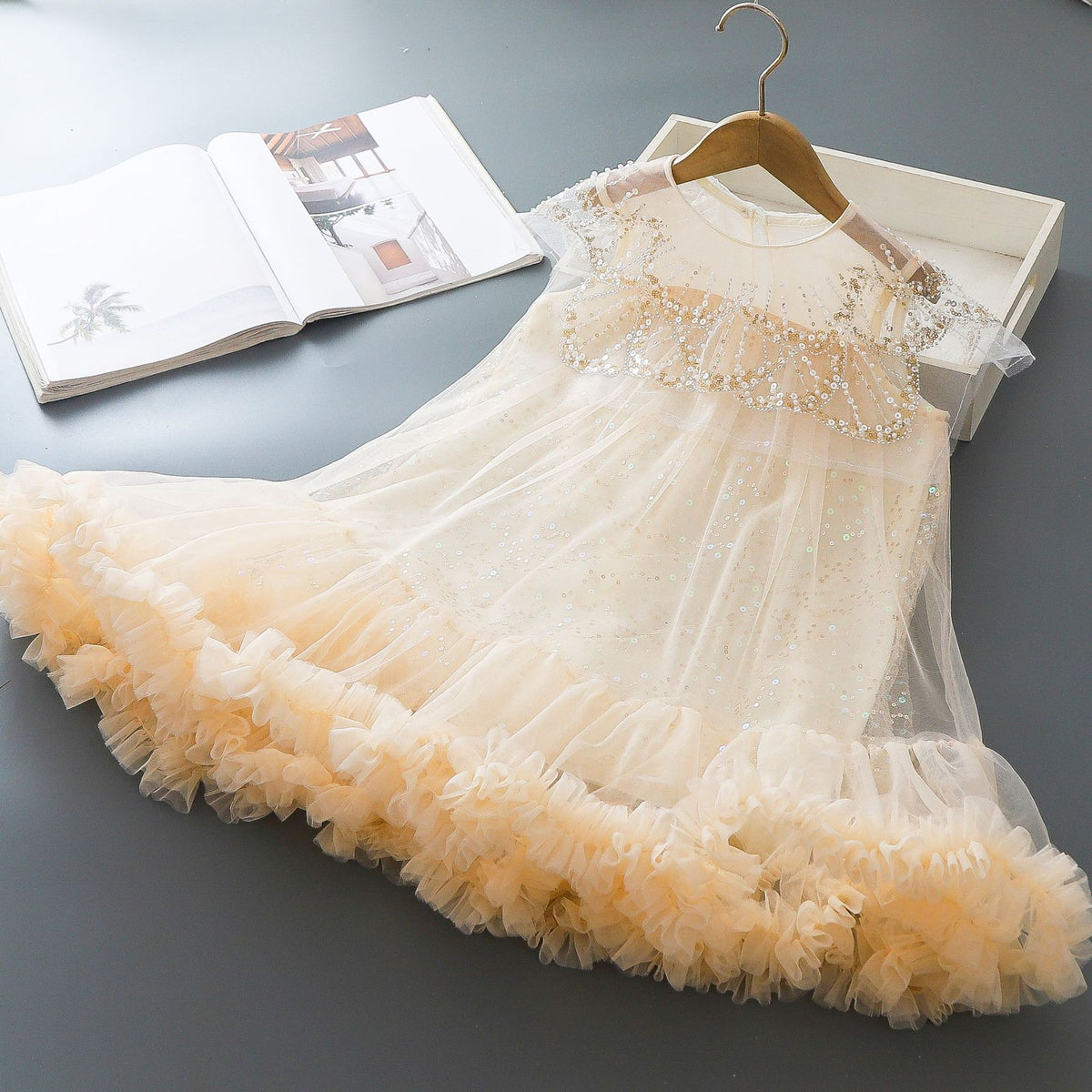 Rochie cu detalii Soriel Crem