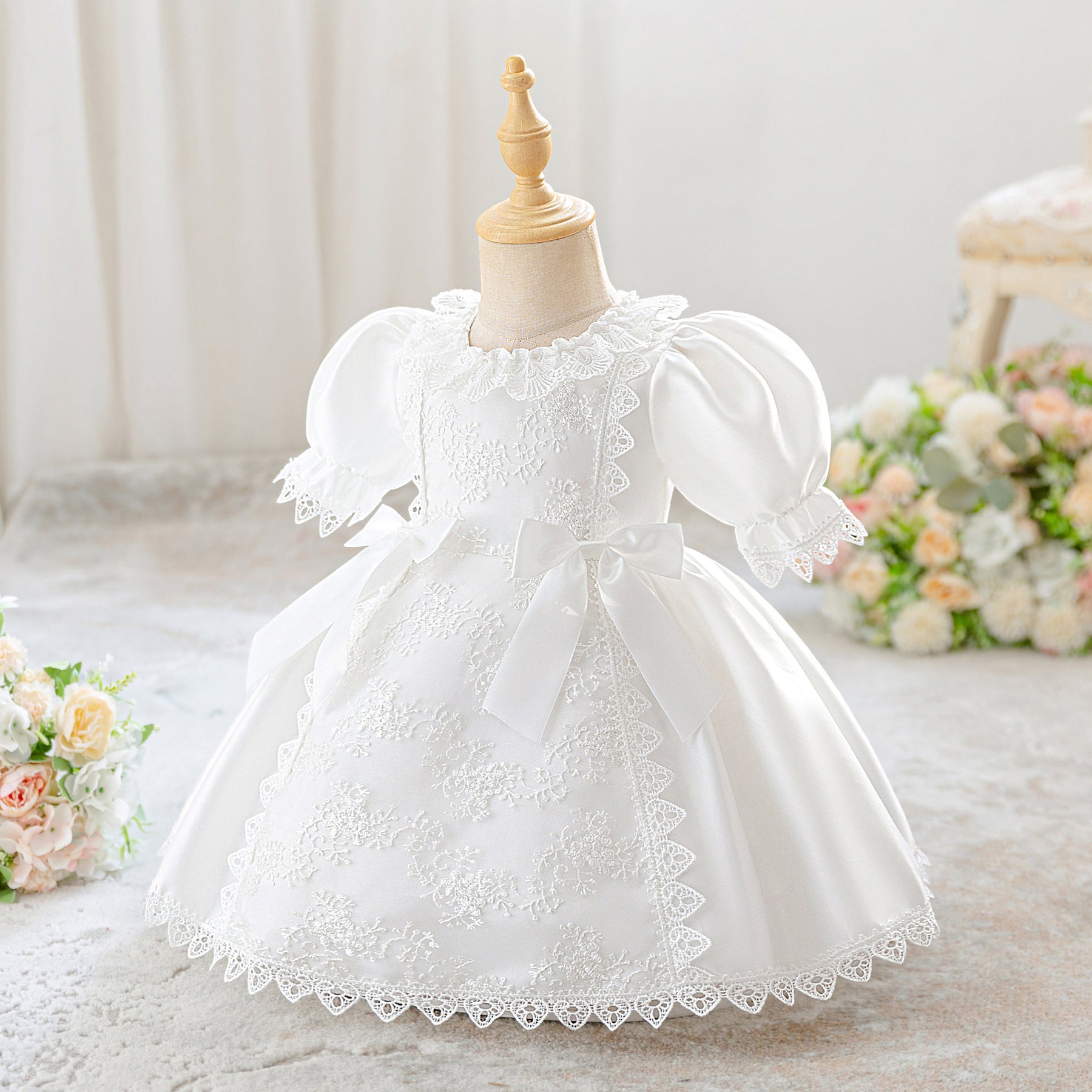 Rochie cu detalii Olamy Alb