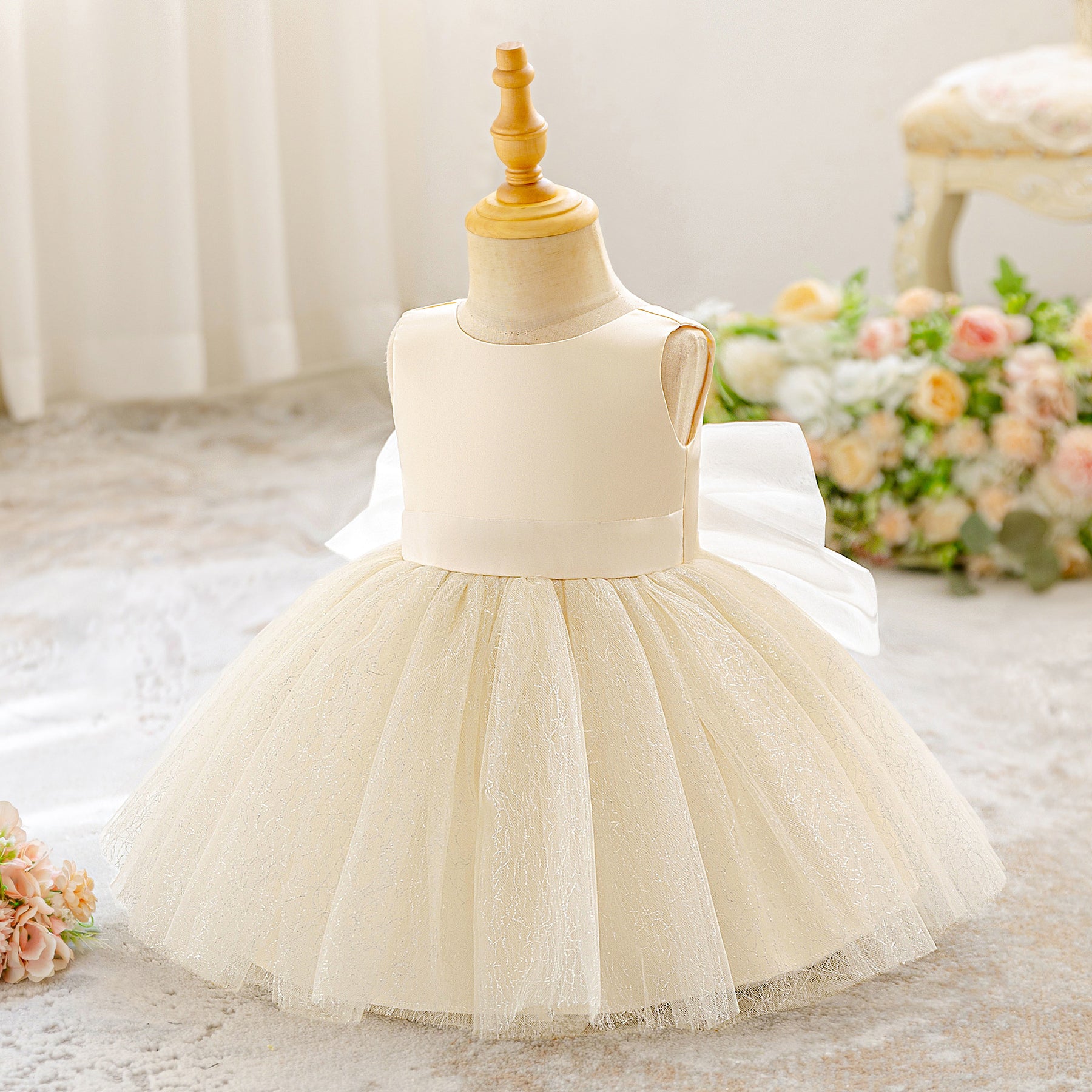 Rochie cu detalii Creena Crem