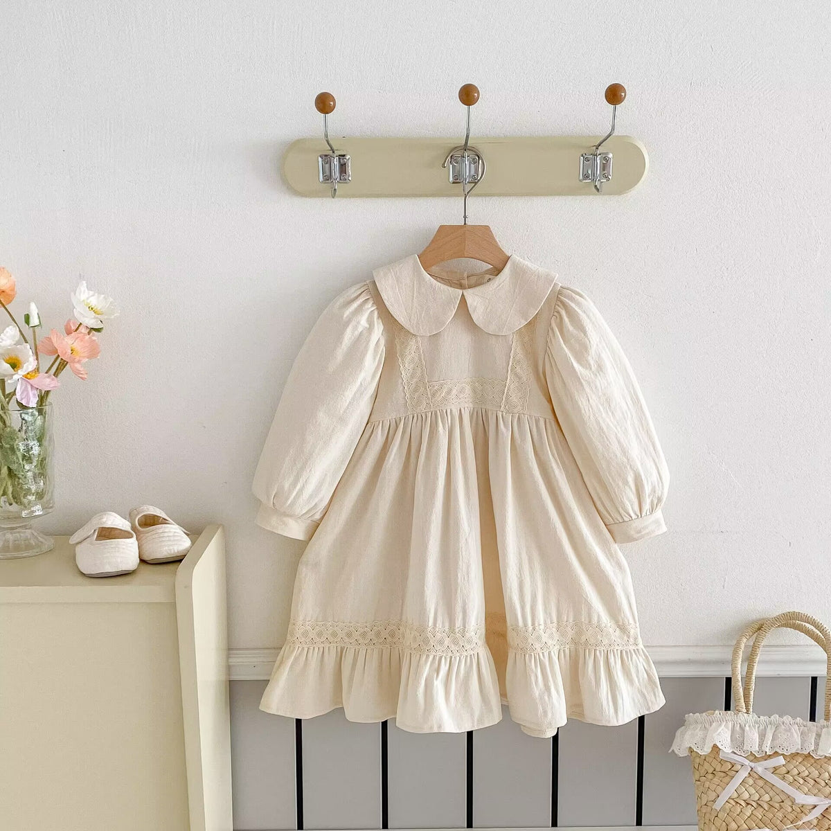 Rochie cu detalii Mia Crem