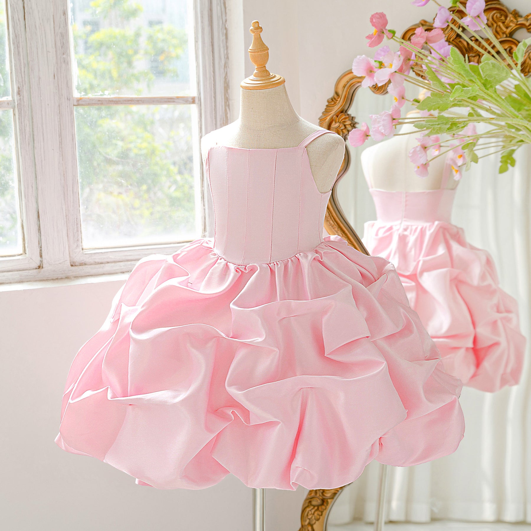 Rochie cu detalii Terena Roz