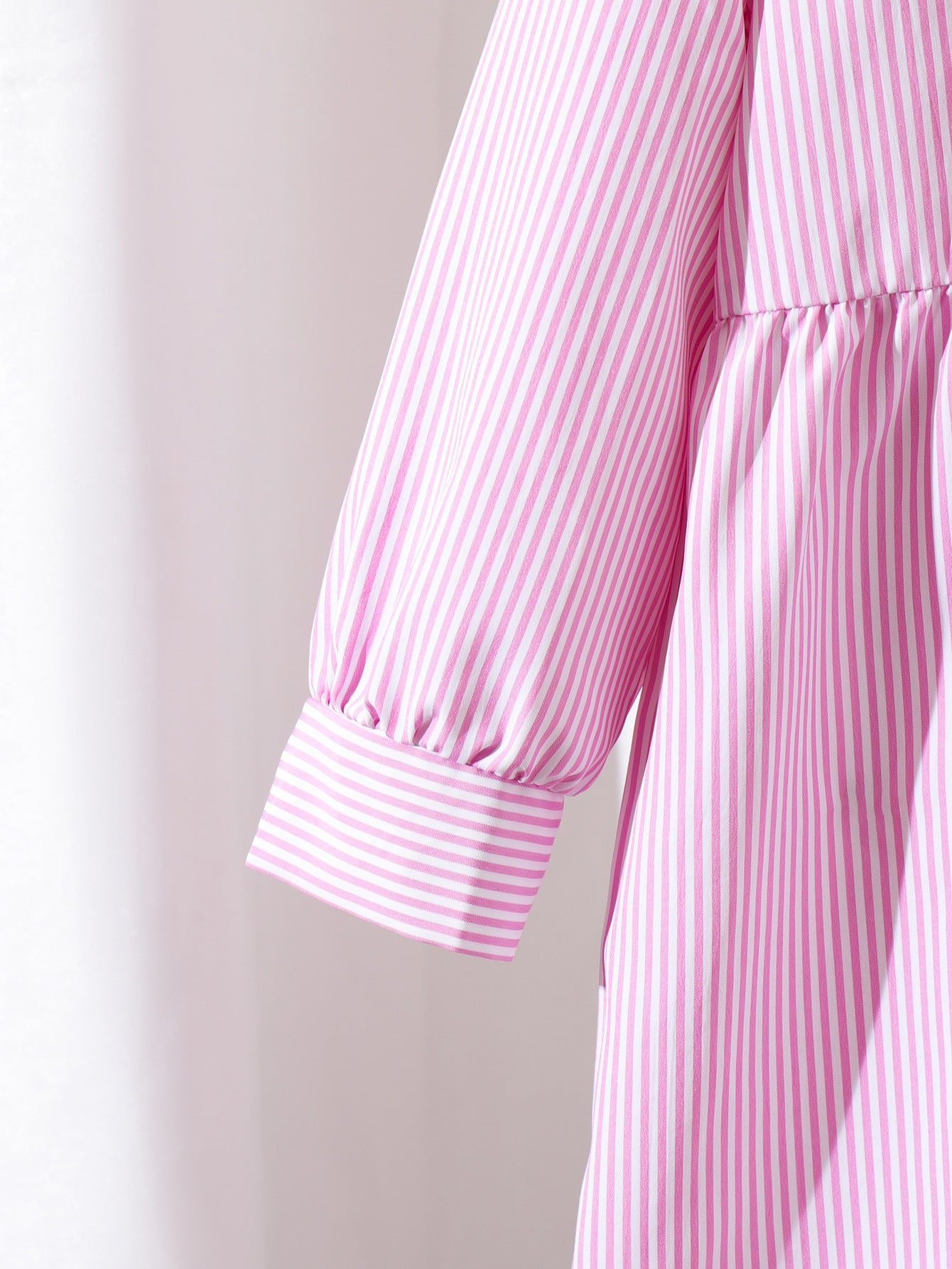 Rochie cu detalii Sinia Roz