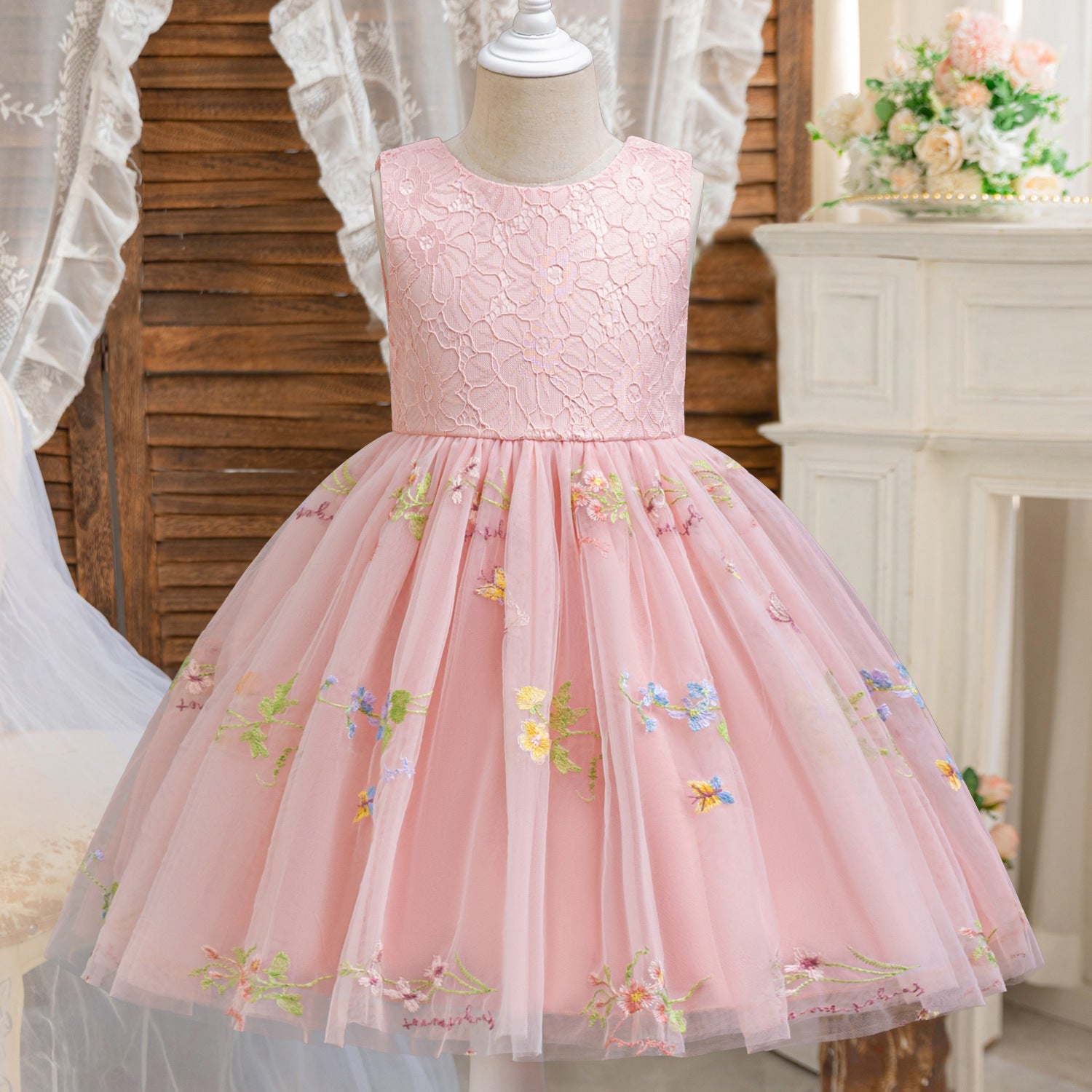 Rochie cu detalii Serin Roz