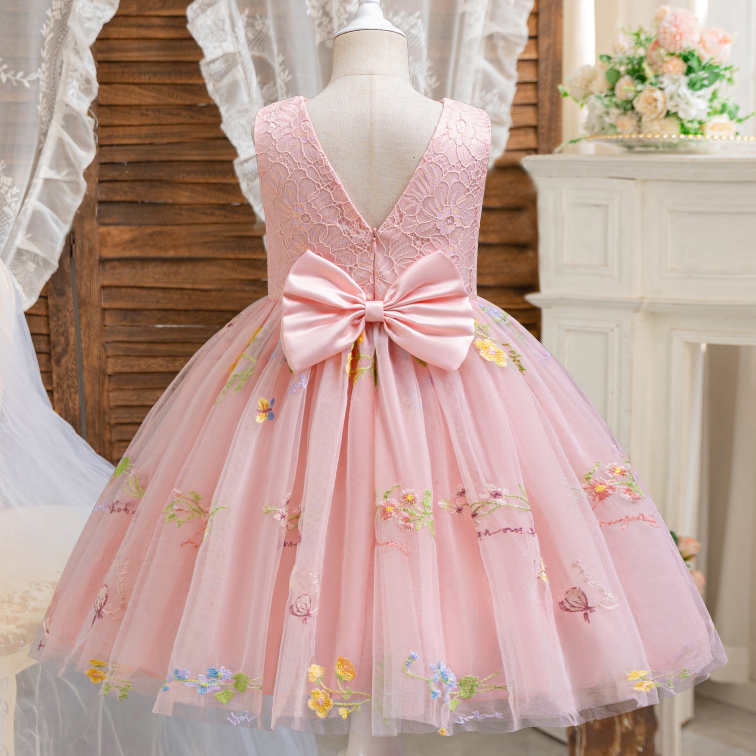 Rochie cu detalii Serin Roz