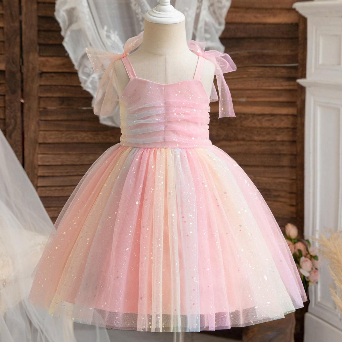 Rochie cu detalii Myra Roz