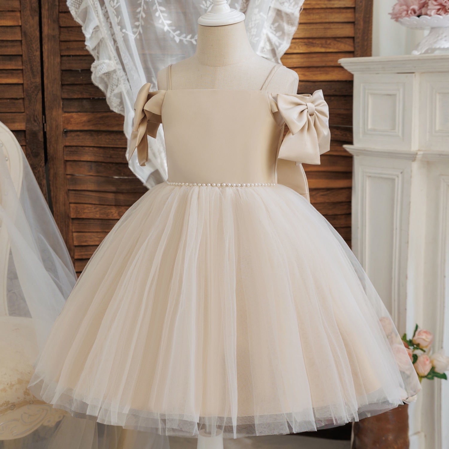 Rochie cu detalii Zoryn Crem
