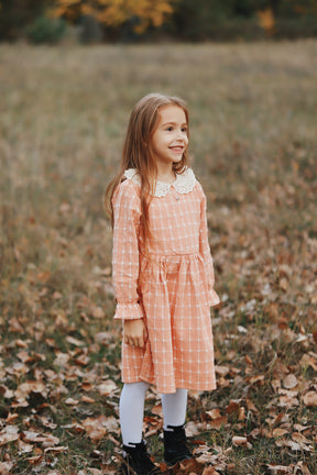 Redeny narancs ruha részletekkel