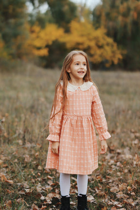 Redeny narancs ruha részletekkel