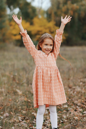 Redeny narancs ruha részletekkel